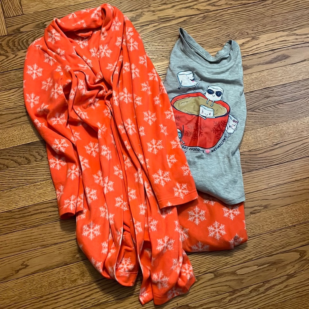 Robe and 2 piece pajamas